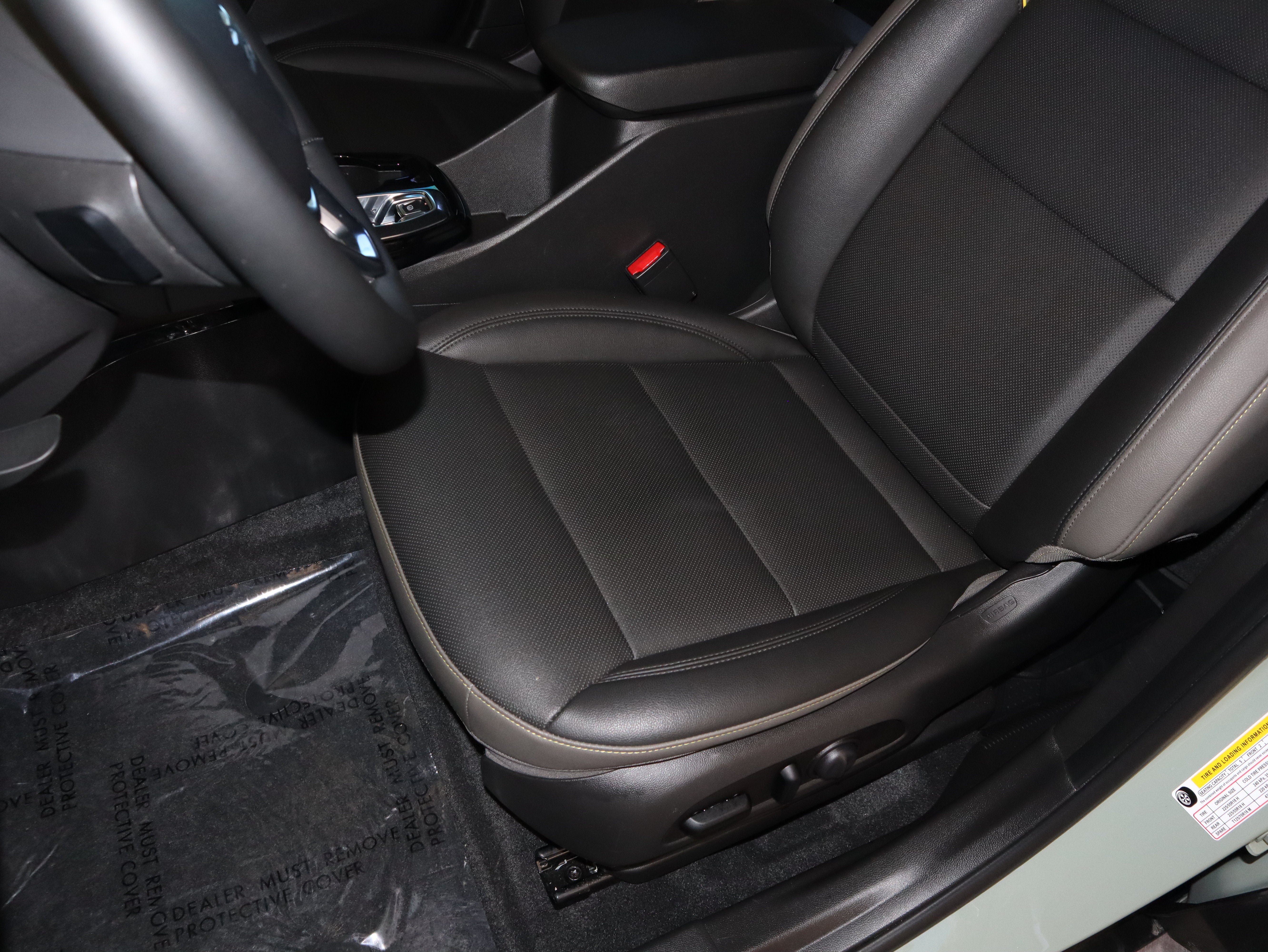 Used 2025 Chevrolet Trax ACTIV w/ Driver Confidence Package FWD image 33