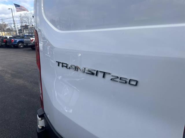 Certified 2018 Ford Transit 250 130 Low Roof image 5