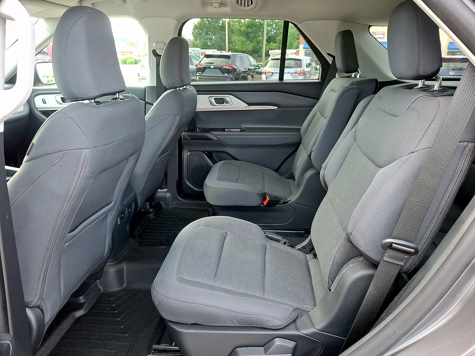 Certified 2025 Ford Explorer Active RWD image 9