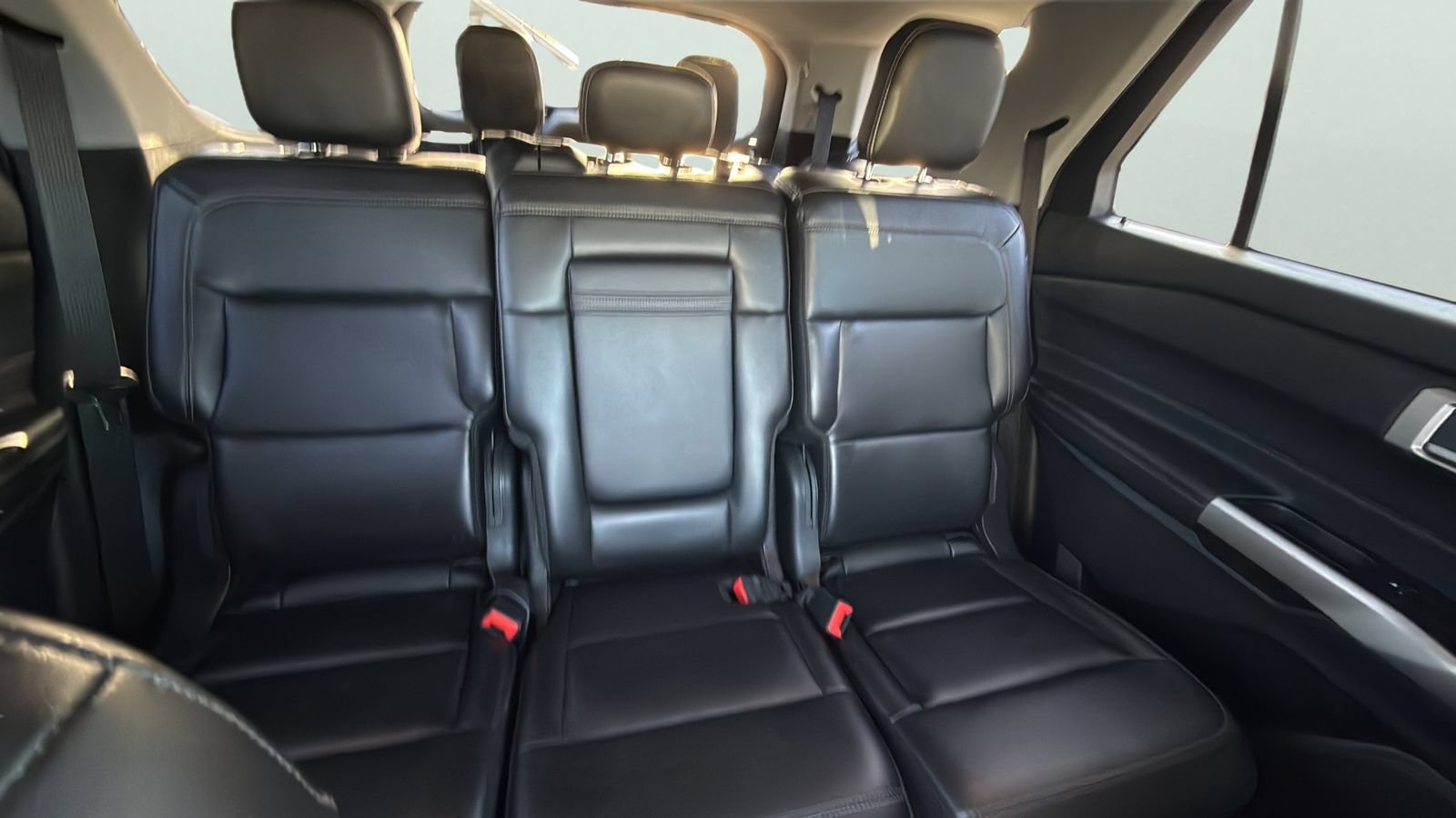 Certified 2023 Ford Explorer XLT w/ Equipment Group 202A AWD/4WD image 24