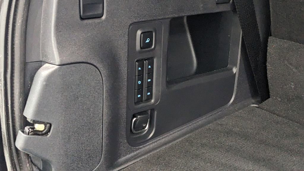 Certified 2025 Ford Expedition Platinum image 8