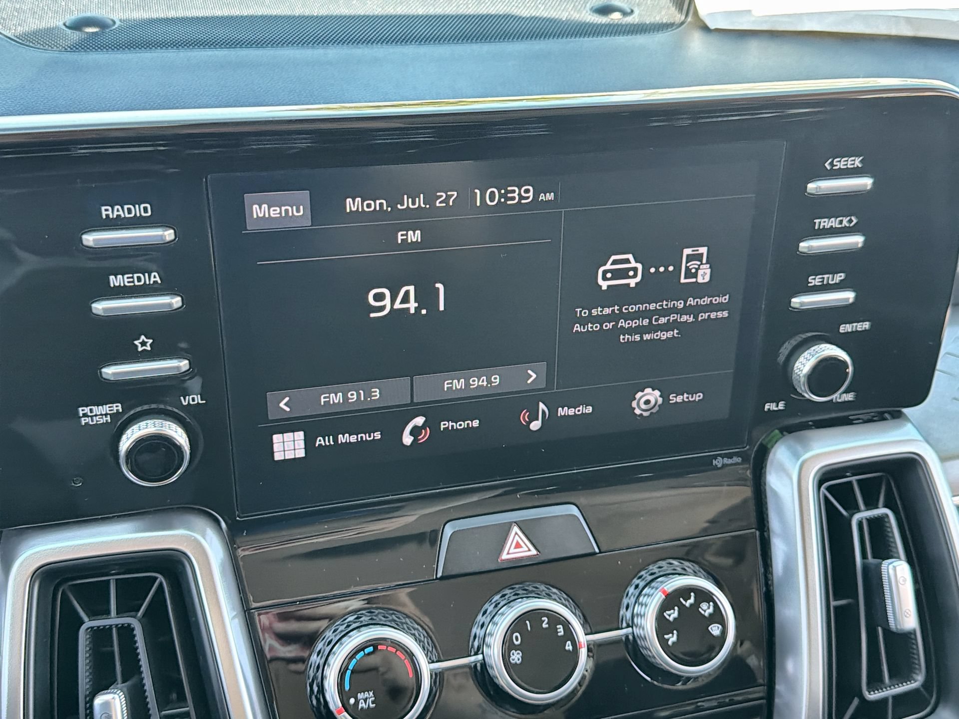 Used 2023 Kia Sorento LX FWD image 16