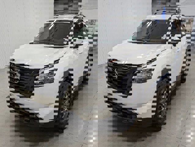 Used 2022 Nissan Pathfinder SV w/ SV Black Package image 5