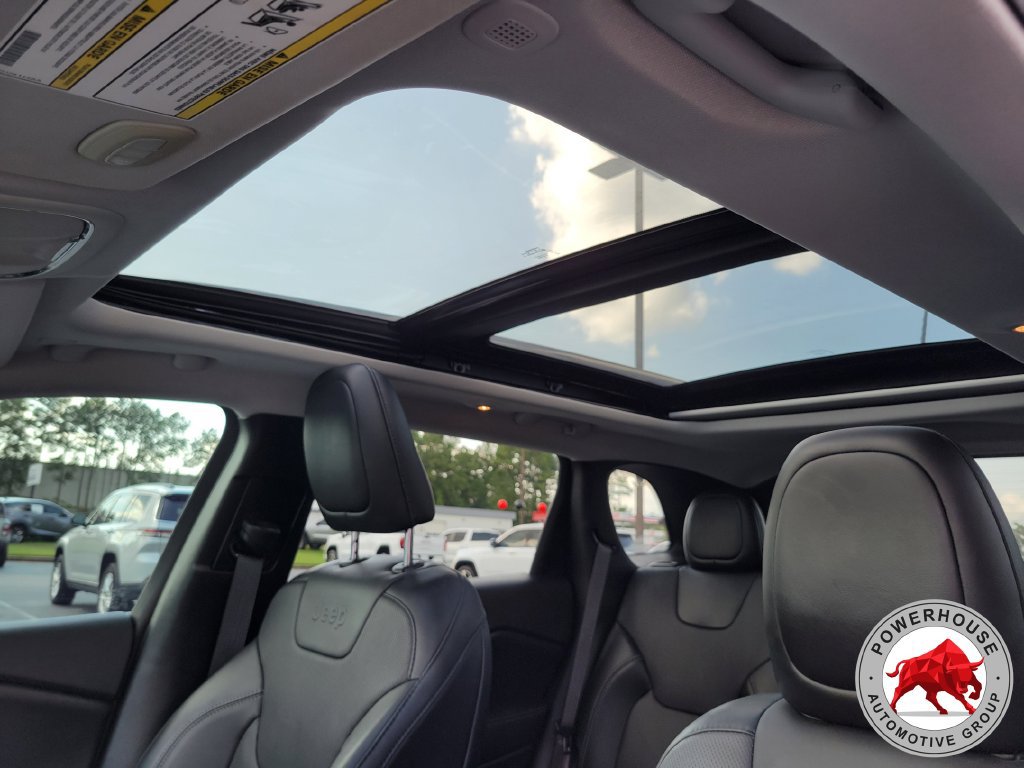 Used 2022 Jeep Cherokee Latitude Lux w/ Sun & Sound Group FWD image 25