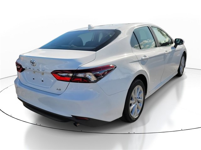 Used 2022 Toyota Camry LE image 4