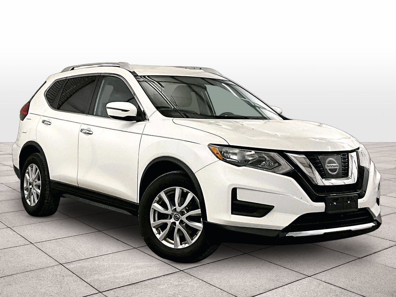 Used 2017 Nissan Rogue SV AWD/4WD image 2