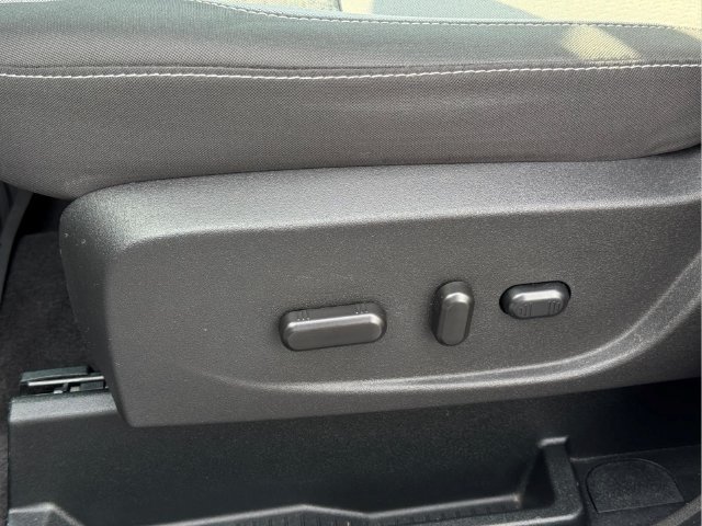 Certified 2018 Ford Escape SE FWD image 22