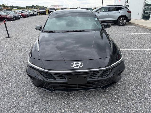 Used 2025 Hyundai Elantra Sport FWD image 3