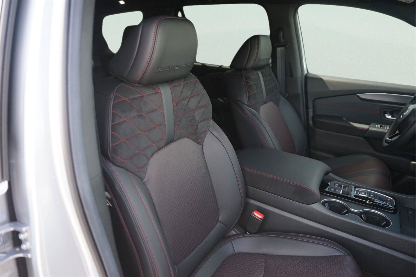 Used 2026 Honda Pilot Black Edition image 22