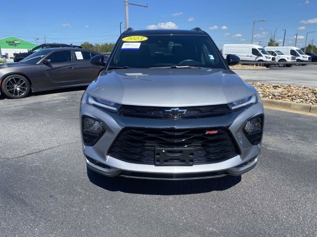 Used 2023 Chevrolet TrailBlazer RS w/ Convenience Package FWD image 2