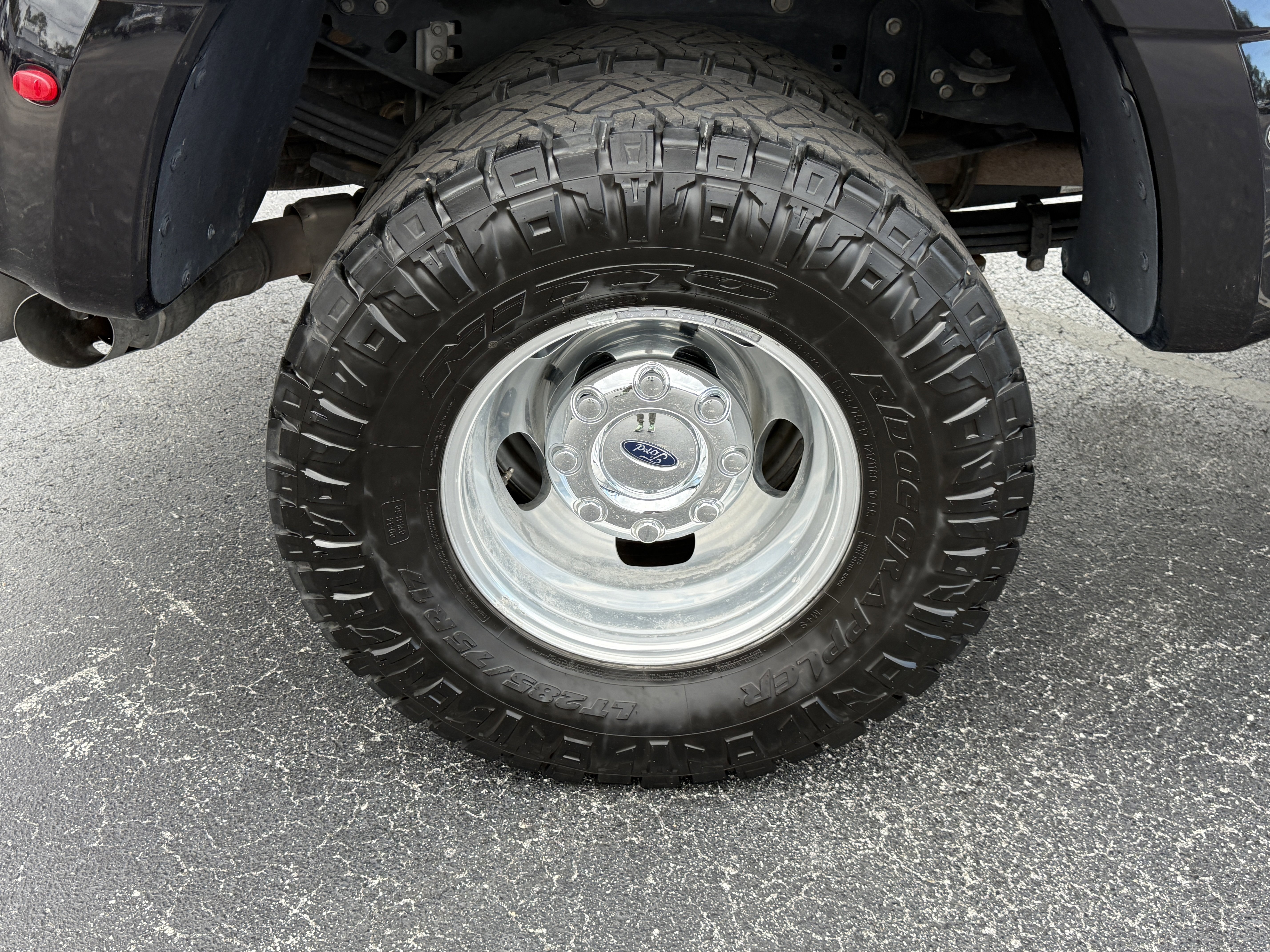 Certified 2023 Ford F350 Lariat w/ Chrome Package image 33