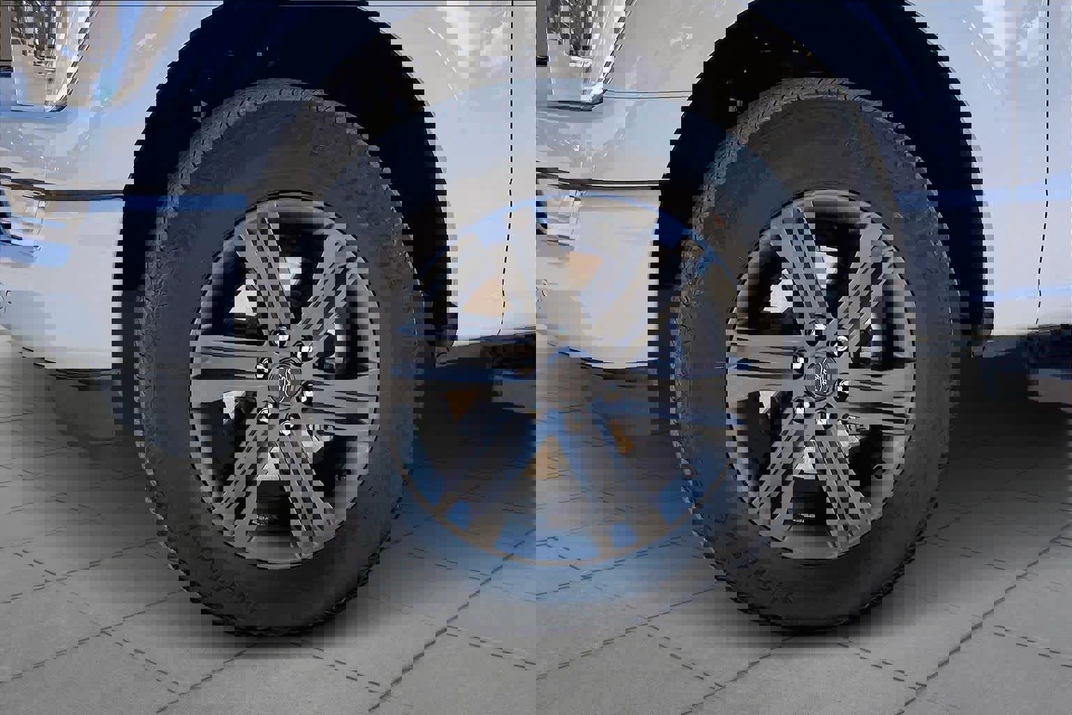 Certified 2023 Ford F150 Lariat w/ Equipment Group 502A High image 13