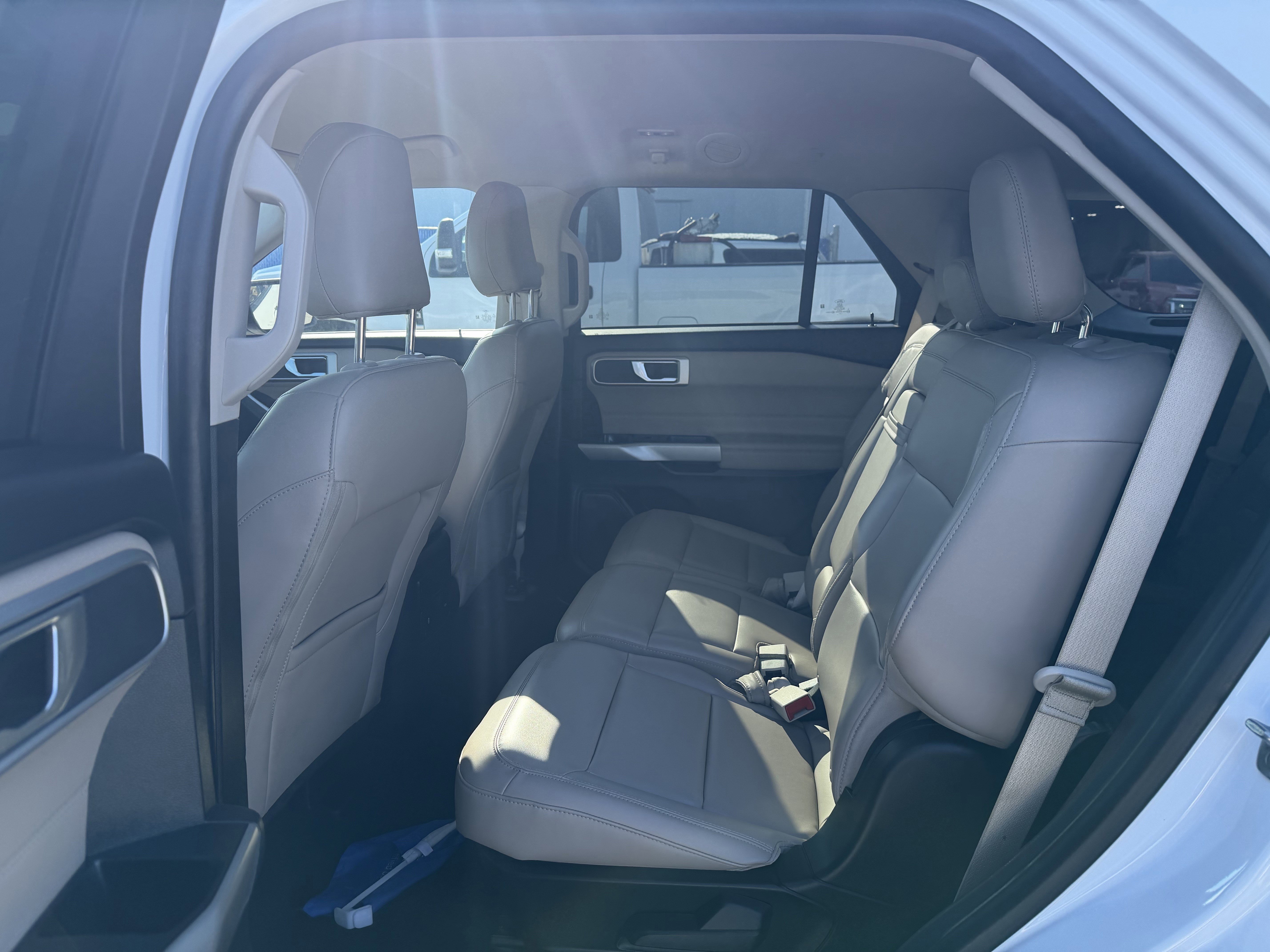 Certified 2023 Ford Explorer XLT w/ Equipment Group 202A AWD/4WD image 9