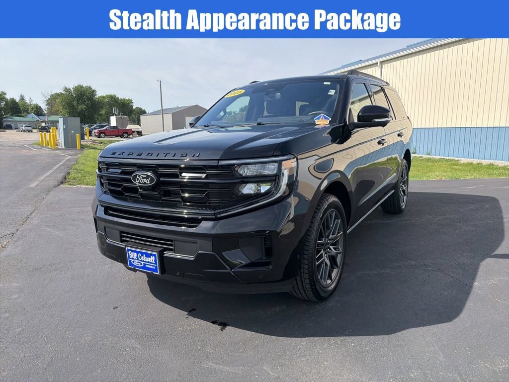 Certified 2025 Ford Expedition Platinum w/ Stealth Performance Package AWD/4WD image 8