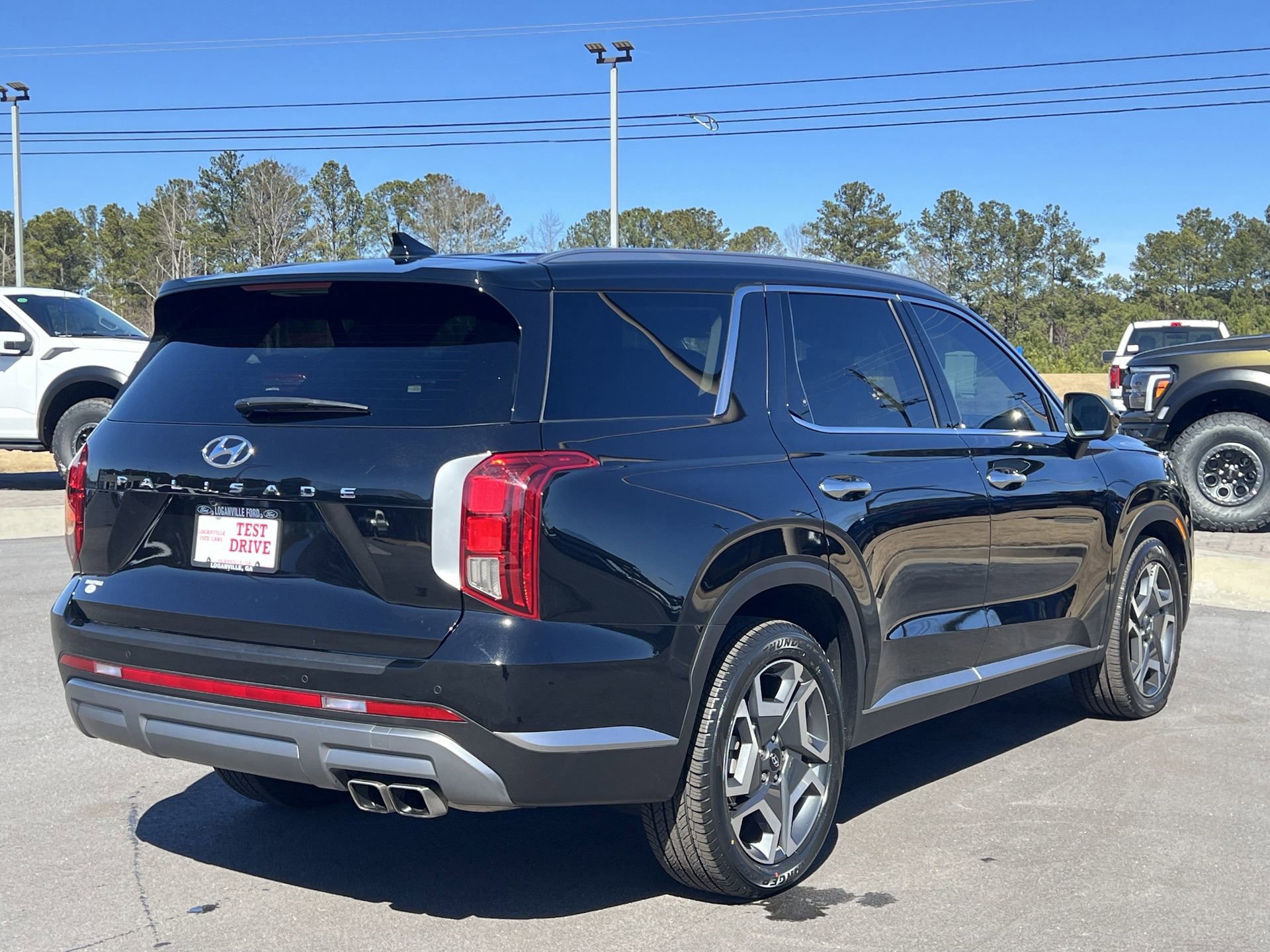 Used 2024 Hyundai Palisade SEL w/ Premium Package image 3