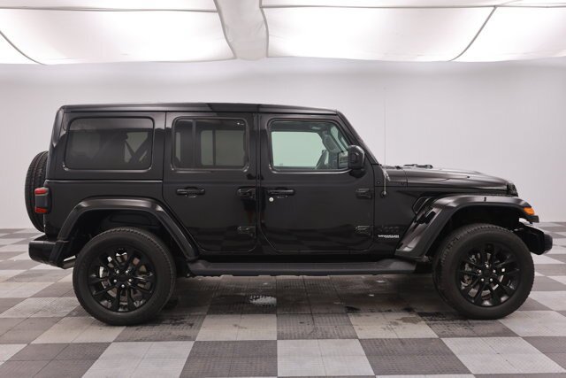 Used 2021 Jeep Wrangler Unlimited Sahara AWD/4WD image 13