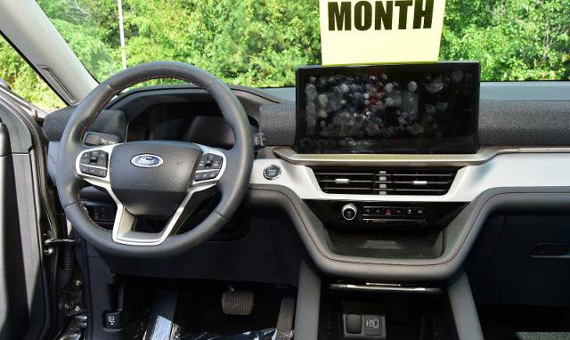 Certified 2025 Ford Explorer Active w/ Active Comfort Package AWD/4WD image 38