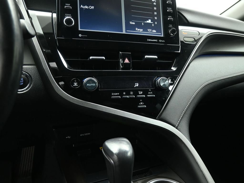 Used 2022 Toyota Camry XSE image 30