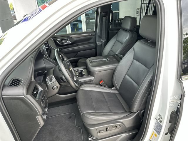 Used 2024 Chevrolet Suburban LT w/ Luxury Package AWD/4WD image 12