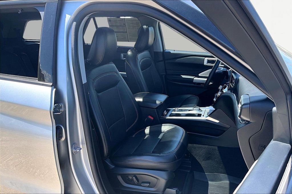 Certified 2024 Ford Explorer Limited w/ Limited Technology Package AWD/4WD image 7