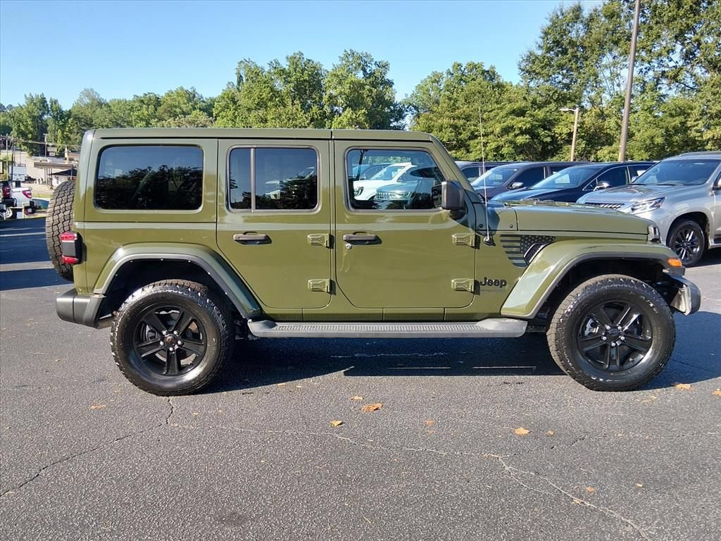 Used 2022 Jeep Wrangler Unlimited Sahara AWD/4WD image 3