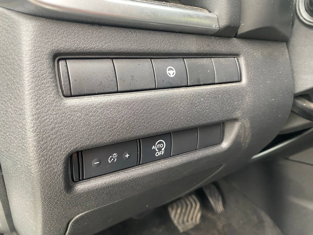 Used 2023 Nissan Rogue SV AWD/4WD image 17