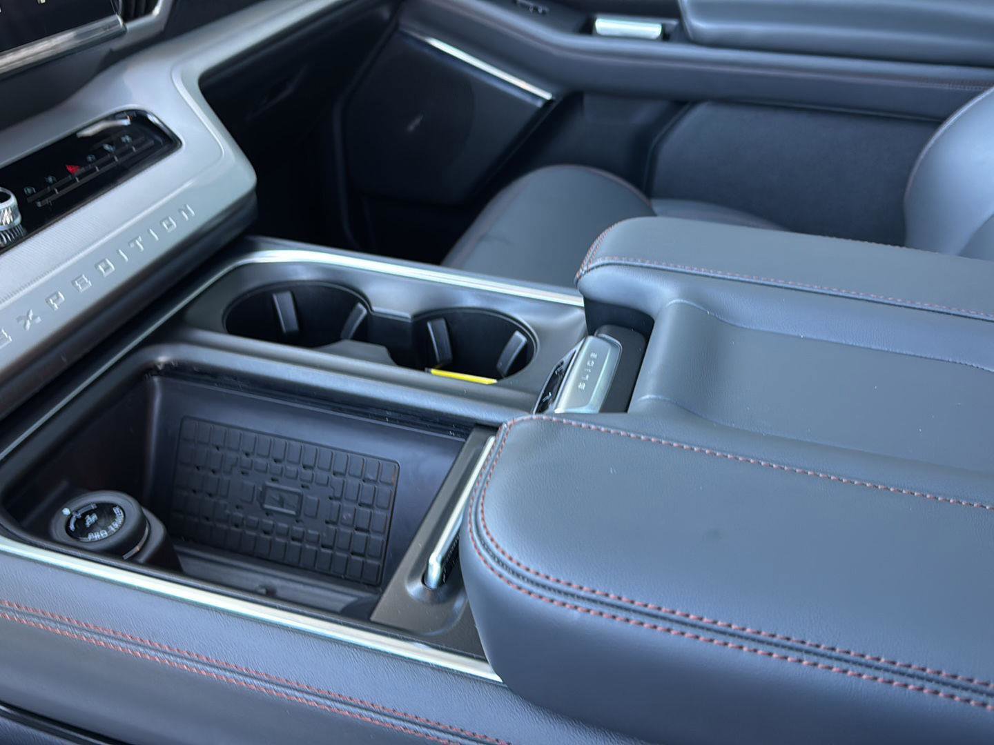 Certified 2025 Ford Expedition Active image 25