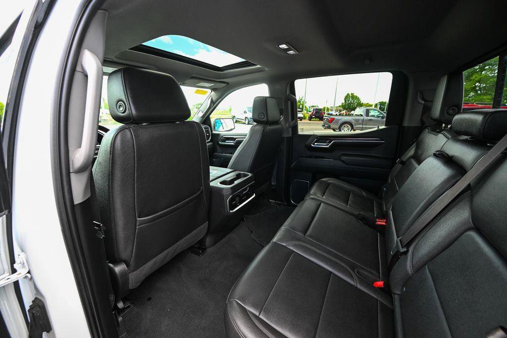 Used 2022 GMC Sierra 1500 SLT w/ SLT Convenience Package AWD/4WD image 21