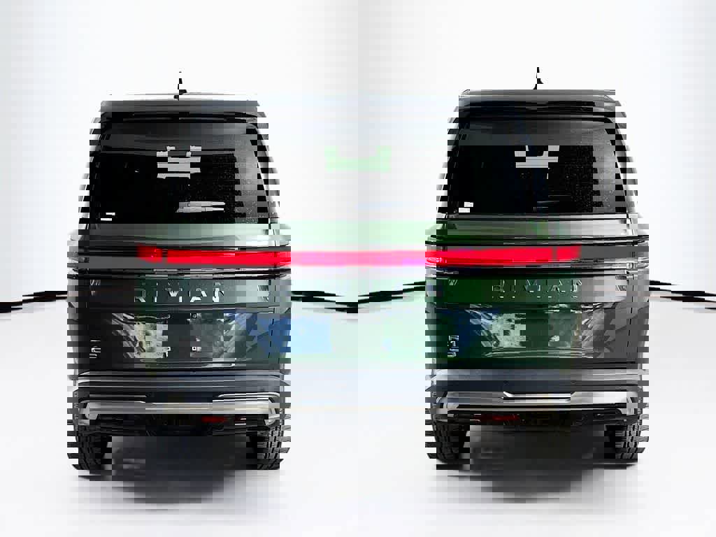 Used 2025 Rivian R1S Adventure AWD/4WD image 5