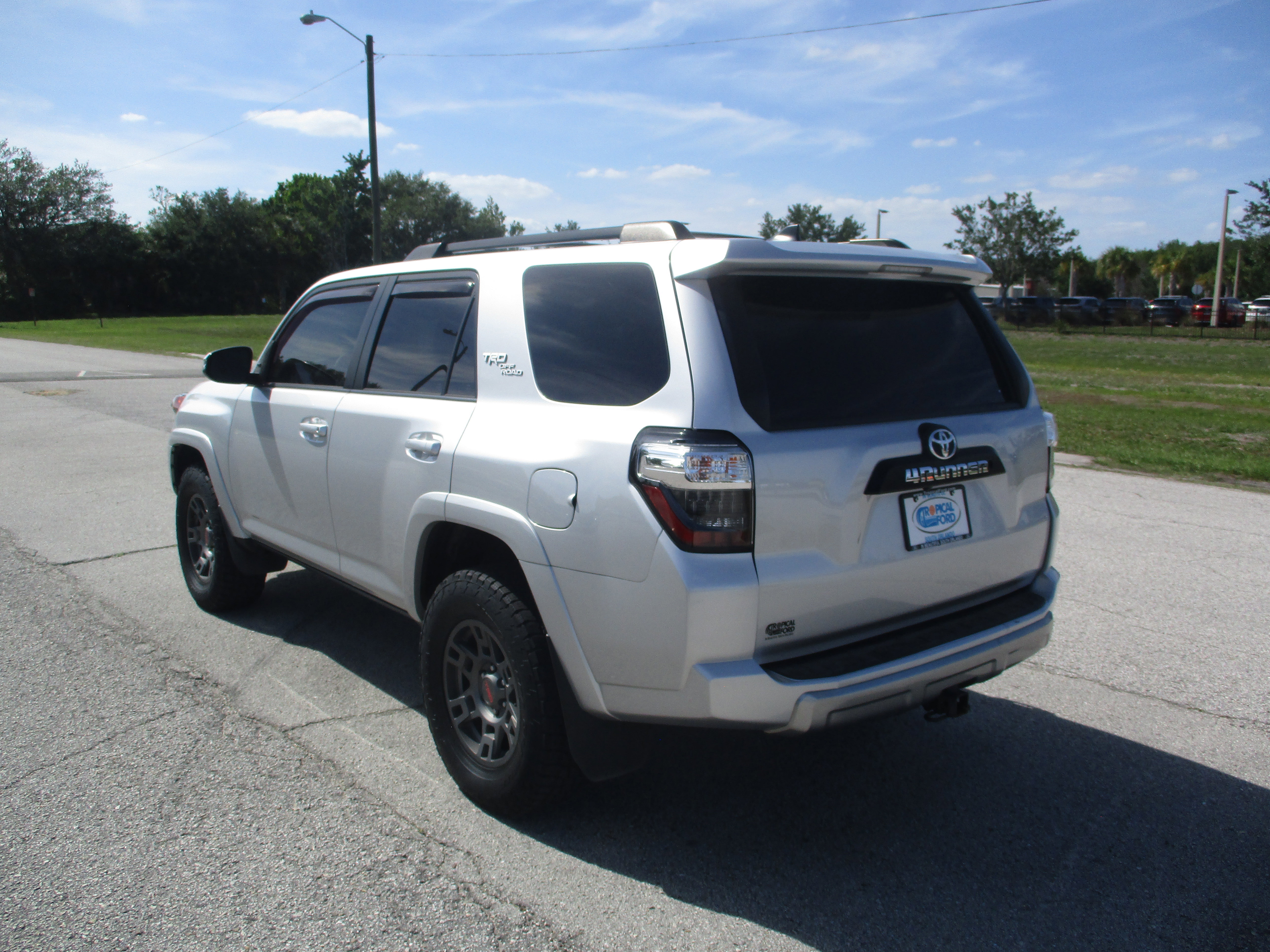 Used 2019 Toyota 4Runner TRD Off-Road Premium AWD/4WD image 3