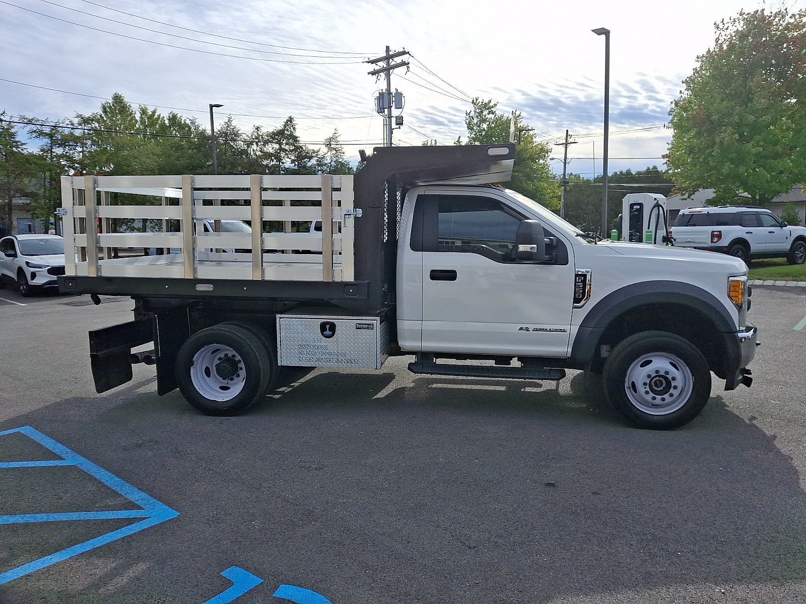 Certified 2017 Ford F550 4x4 Regular Cab Super Duty image 4