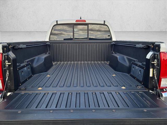 Used 2017 Toyota Tacoma SR5 w/ Tow Package AWD/4WD image 6