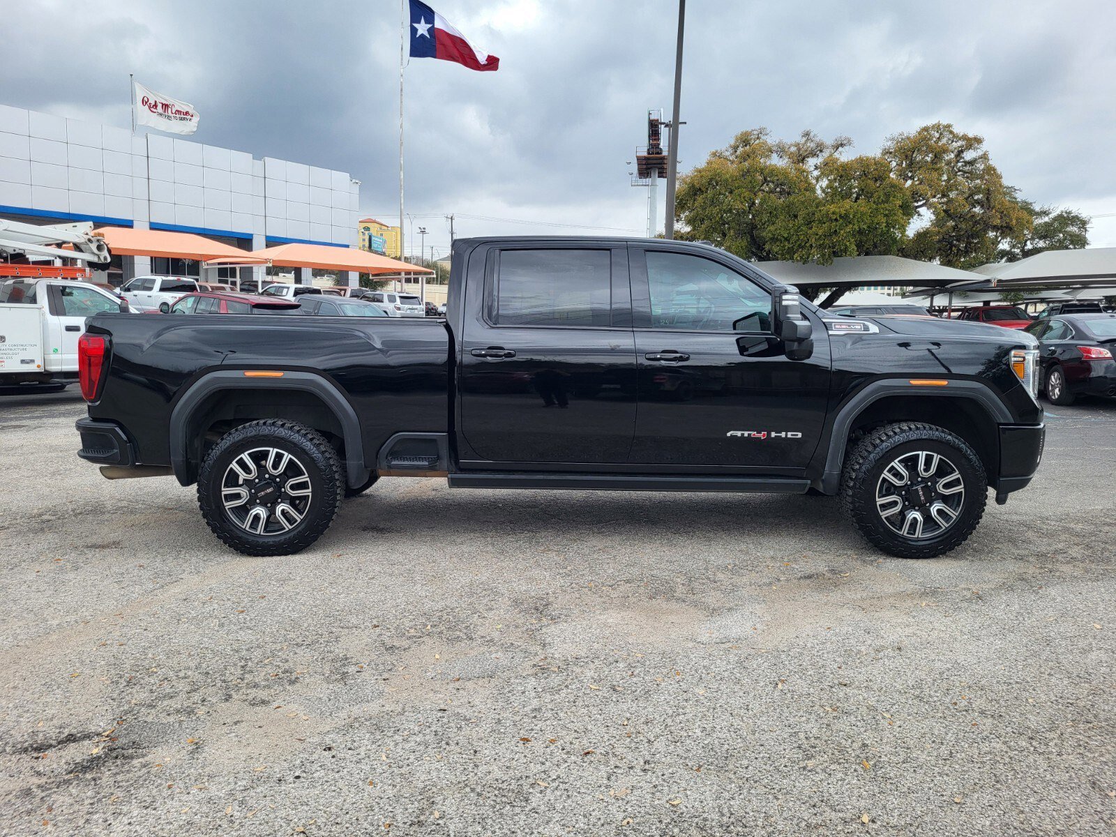 Used 2021 GMC Sierra 2500 AT4 w/ AT4 Premium Plus Package image 2