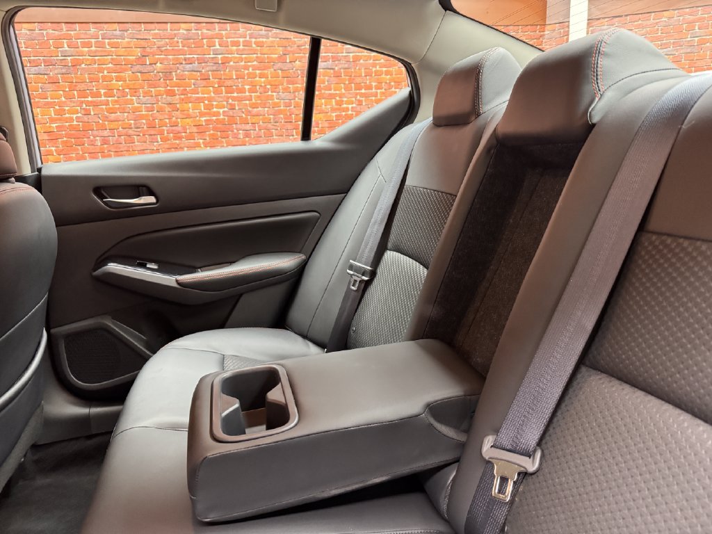 Used 2023 Nissan Altima 2.5 SR FWD image 11