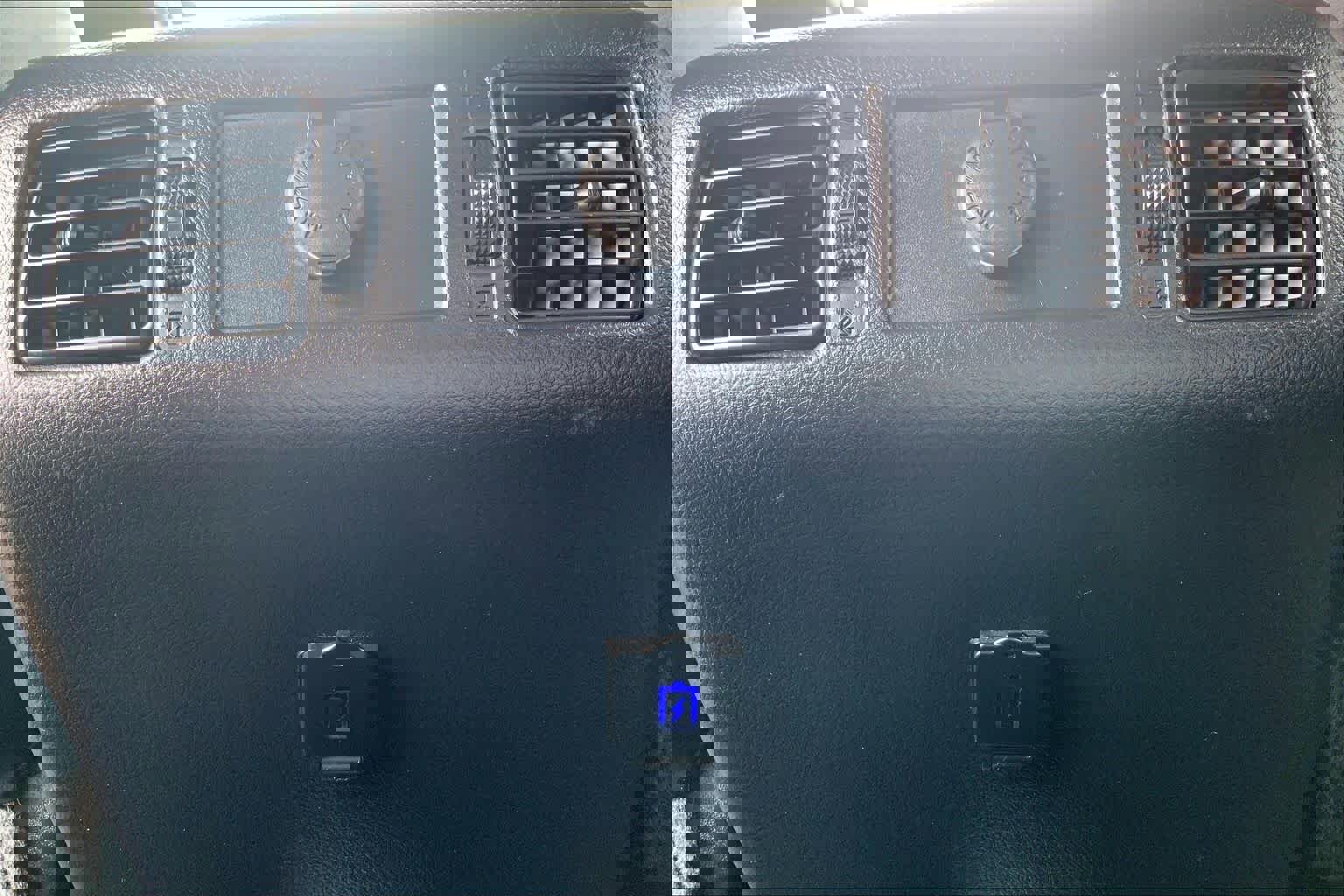 Used 2019 Toyota Tundra Platinum image 33