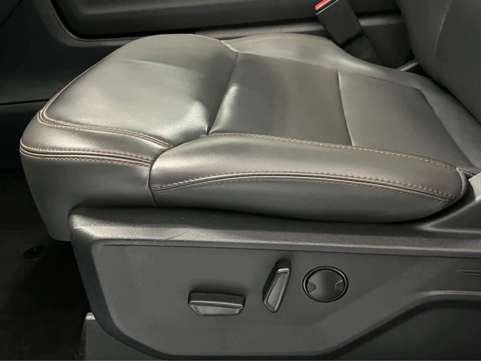 Certified 2025 Ford Expedition Active AWD/4WD image 23
