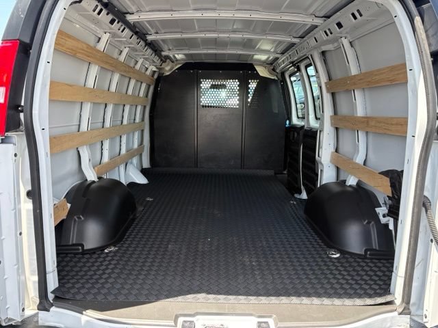 Used 2025 Chevrolet Express 2500 w/ Driver Convenience Package RWD image 20