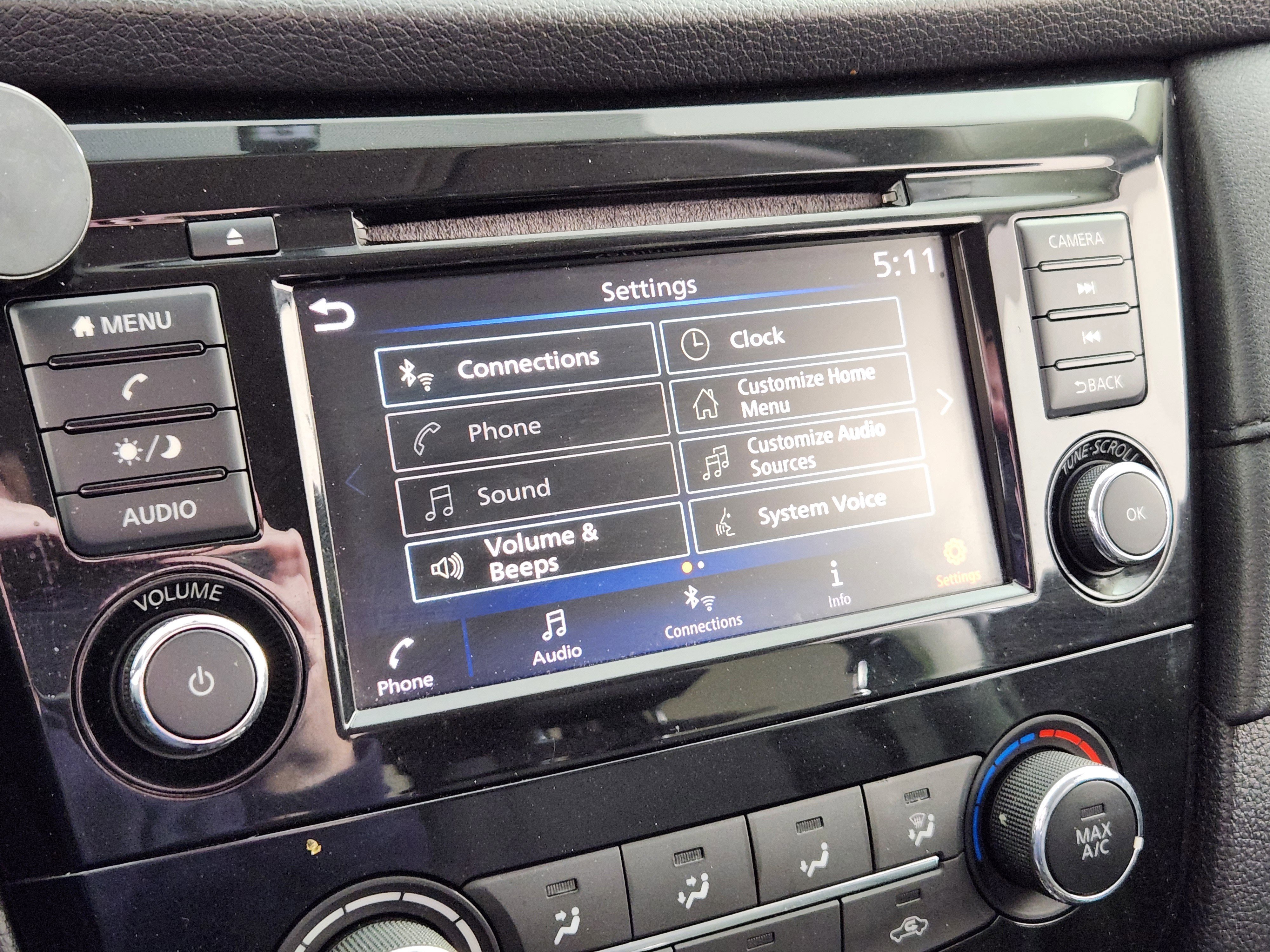 Used 2018 Nissan Rogue S image 23