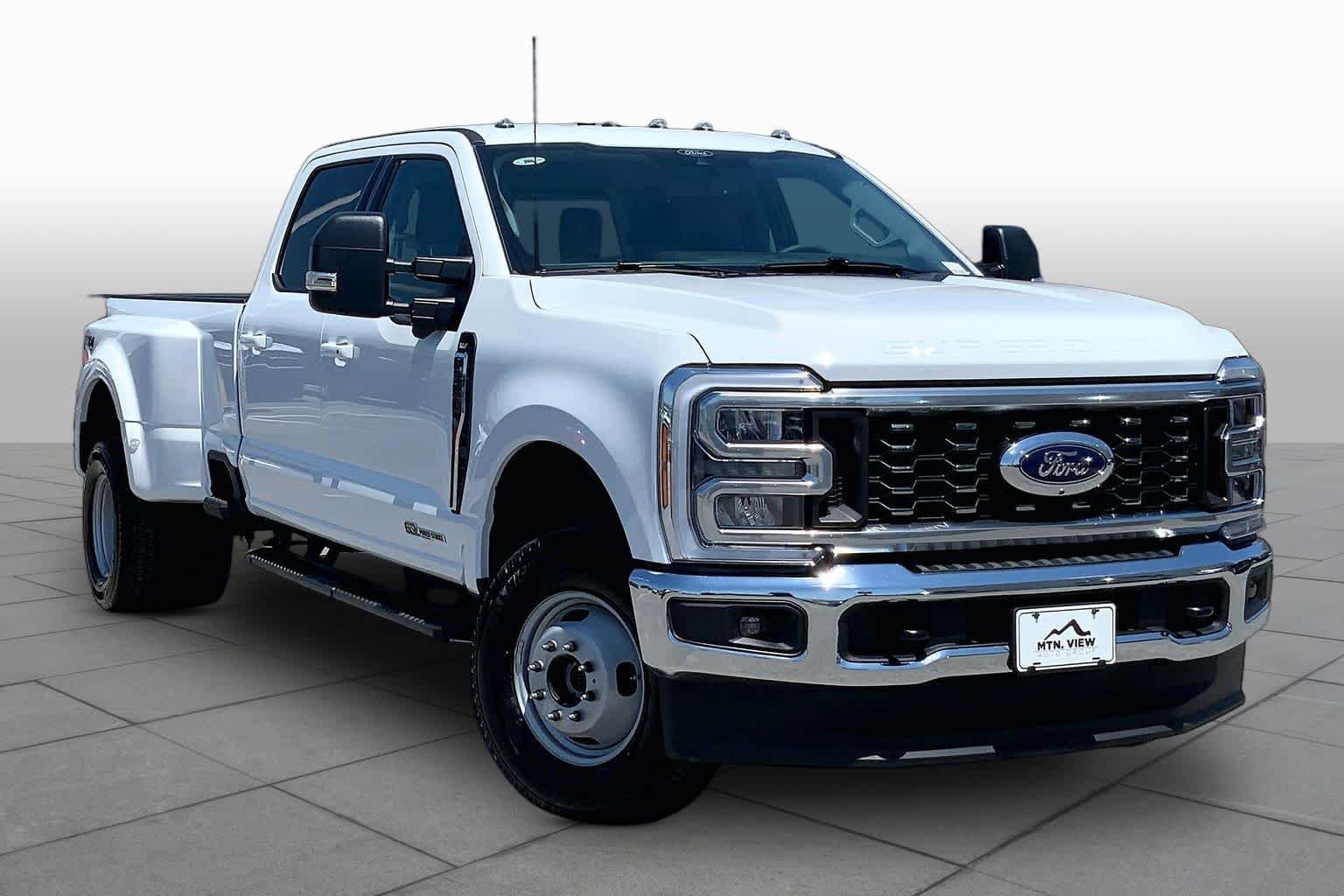 Certified 2026 Ford F350 XLT w/ XLT Premium Package AWD/4WD image 3