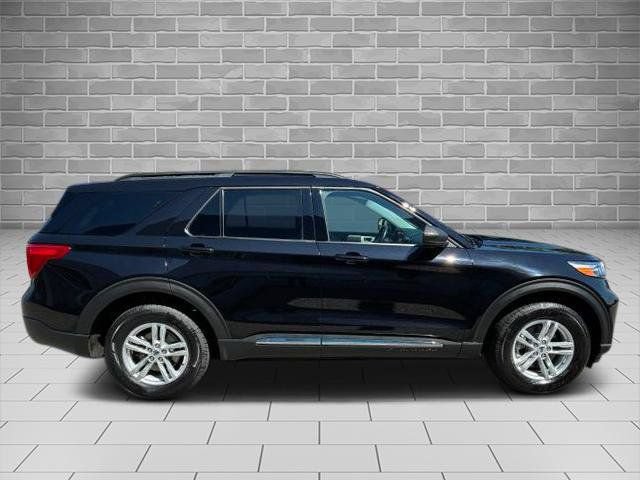 Certified 2023 Ford Explorer XLT w/ Equipment Group 202A AWD/4WD image 4