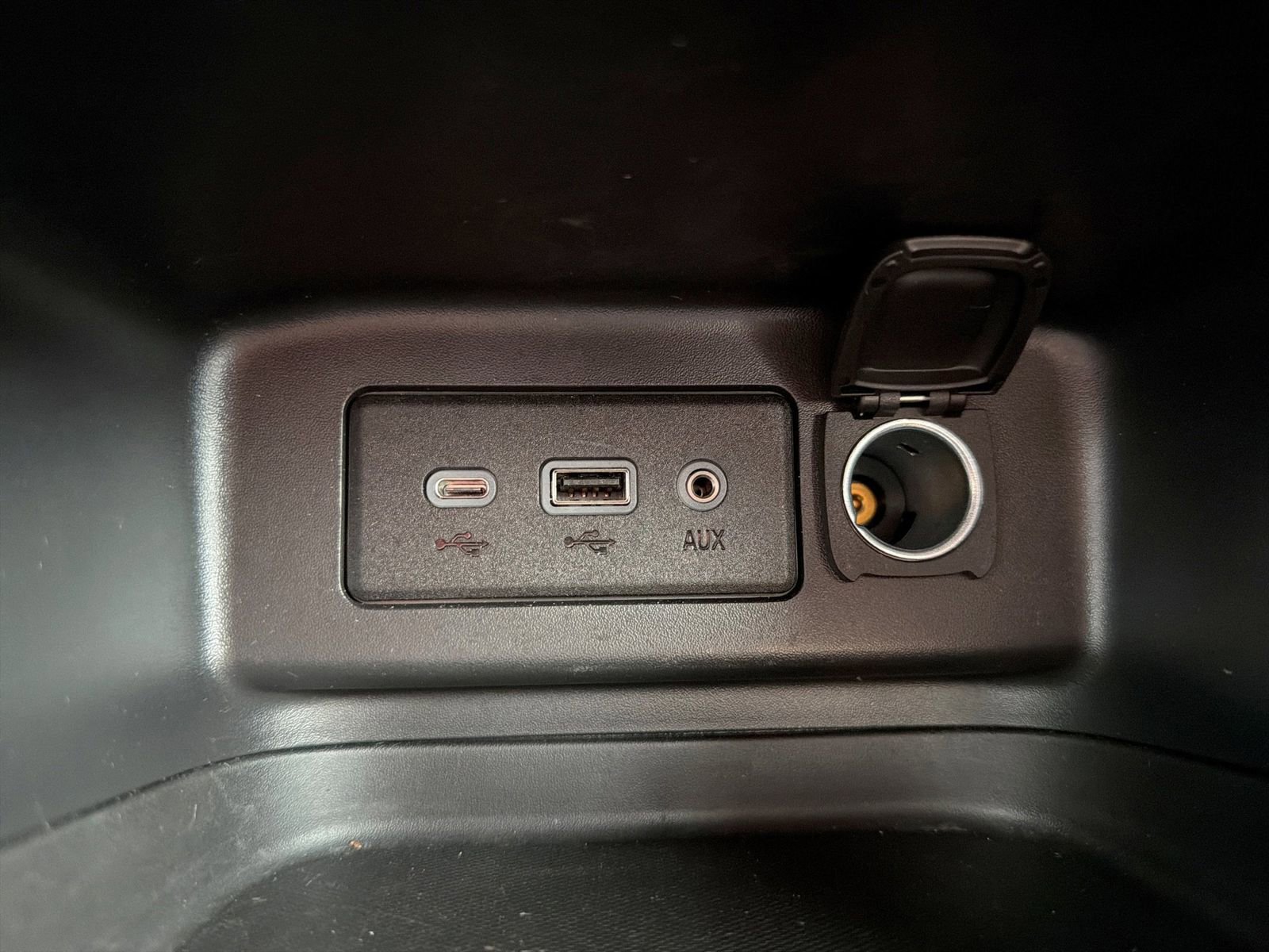 Used 2023 Chevrolet Equinox RS w/ LPO, Floor Liner Package AWD/4WD image 34