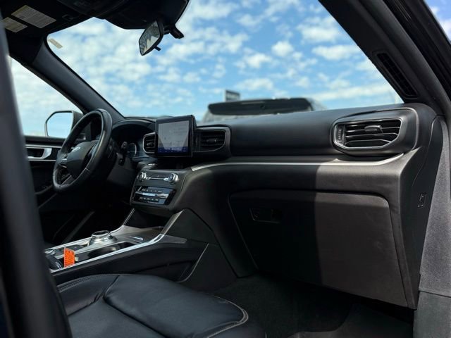 Certified 2020 Ford Explorer XLT w/ Equipment Group 202A image 19