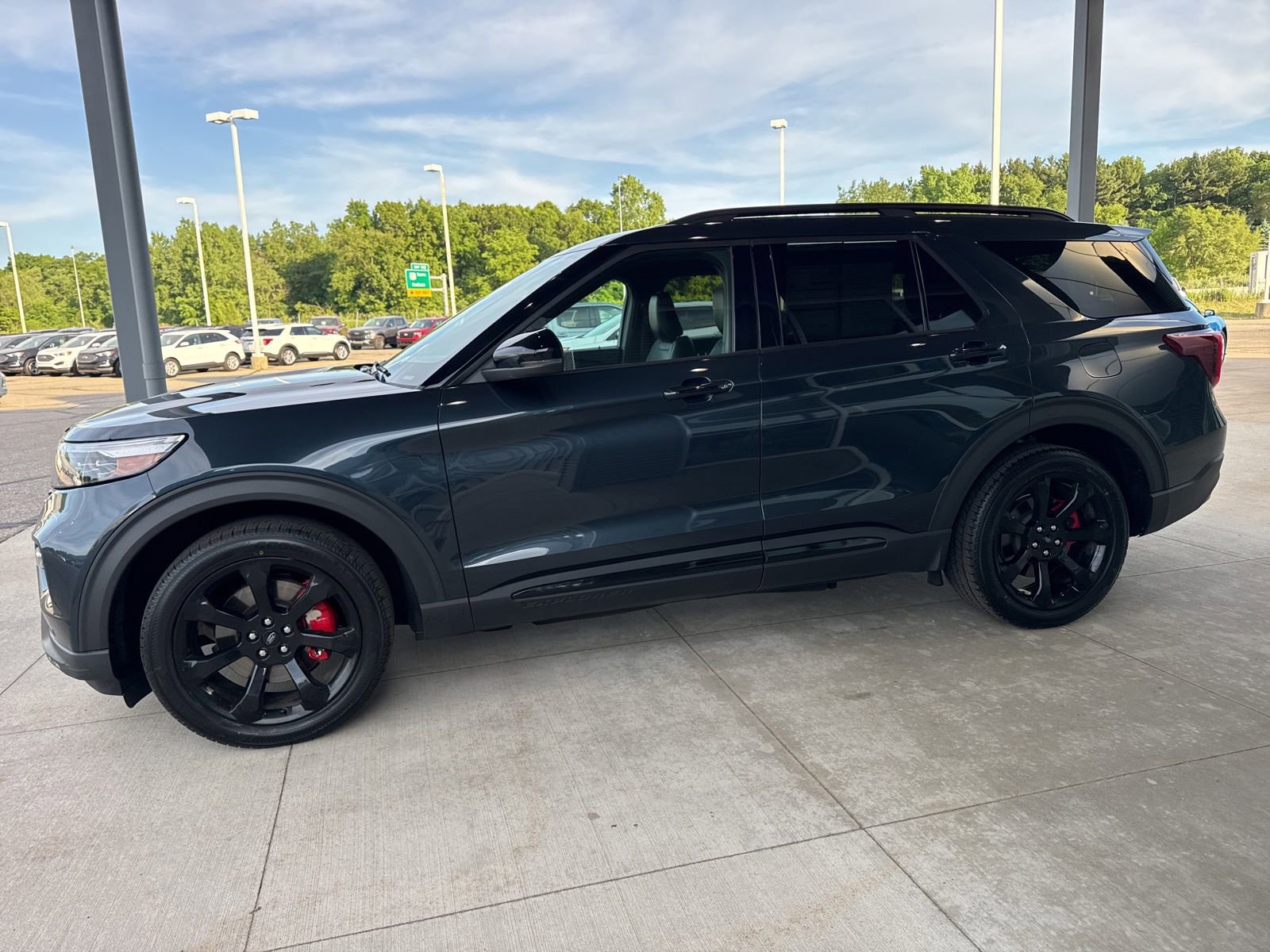 Certified 2024 Ford Explorer ST w/ Equipment Group 401A AWD/4WD image 4
