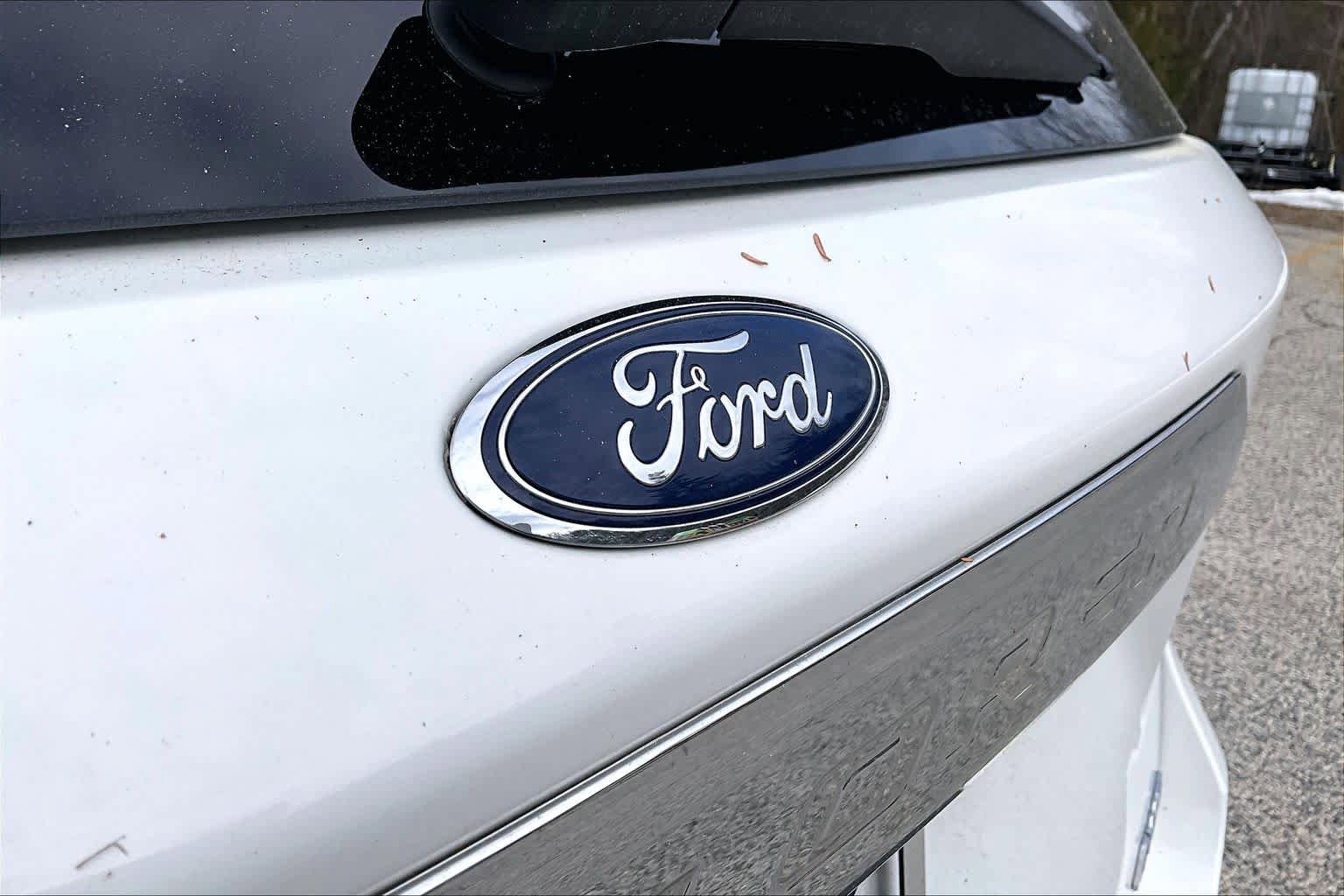 Certified 2023 Ford Explorer XLT w/ Equipment Group 202A AWD/4WD image 33