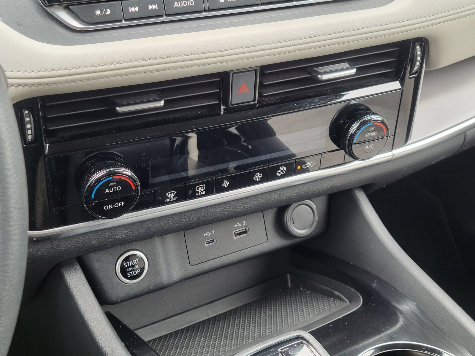Used 2022 Nissan Rogue SV AWD/4WD image 19