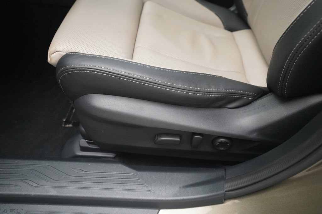 Used 2025 Subaru Outback Limited AWD/4WD image 29