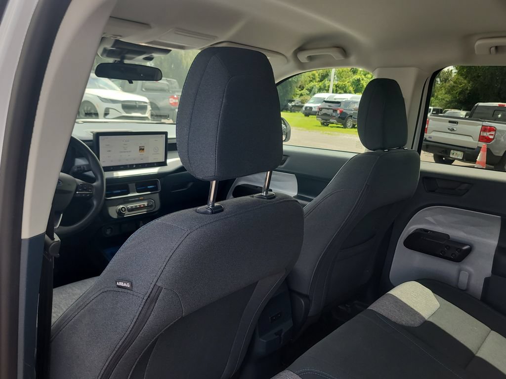 Certified 2025 Ford Maverick XLT FWD image 10