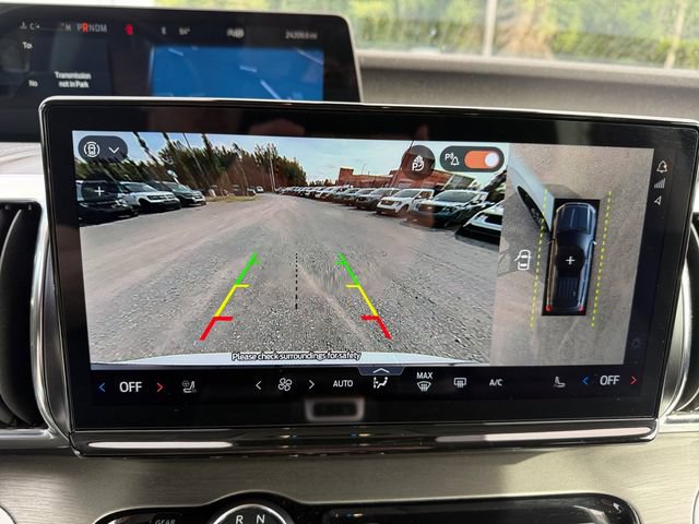 Certified 2025 Ford Expedition Platinum AWD/4WD image 16