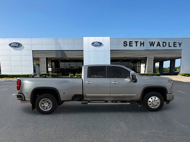 Used 2025 Chevrolet Silverado 3500 High Country w/ High Country Premium Package image 8