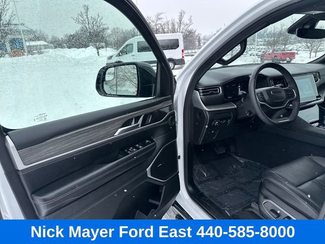 Used 2024 Jeep Wagoneer Series II AWD/4WD image 30